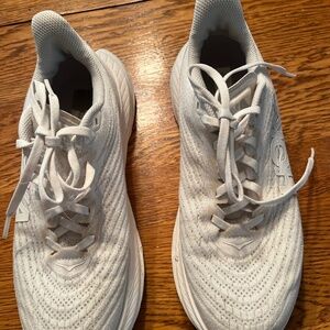 Hoka Mach 5 White women’s Running Shoe Size 7.5B